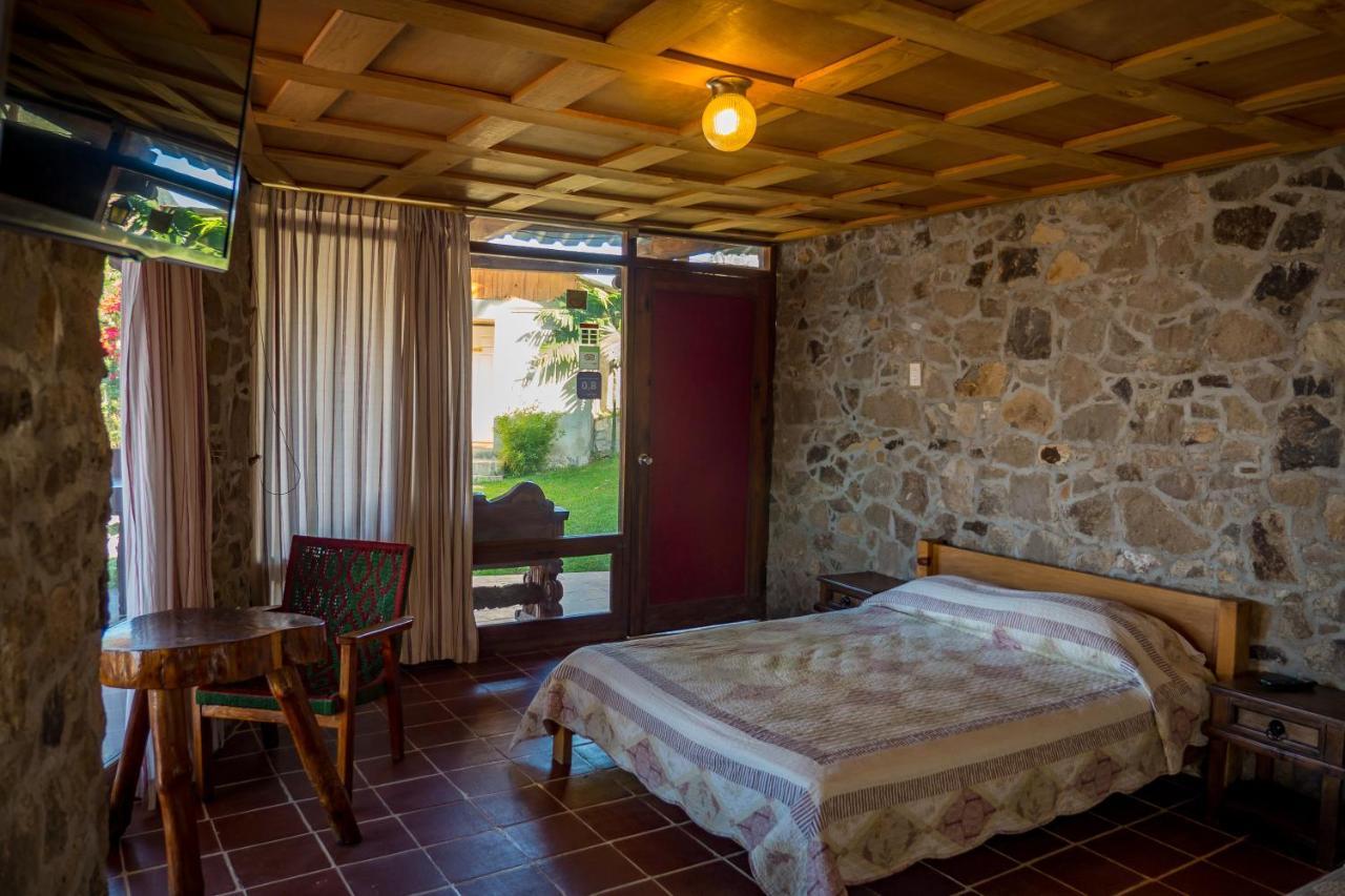 Hotel Terrazas Del Lago San Antonio Palopo ภายนอก รูปภาพ