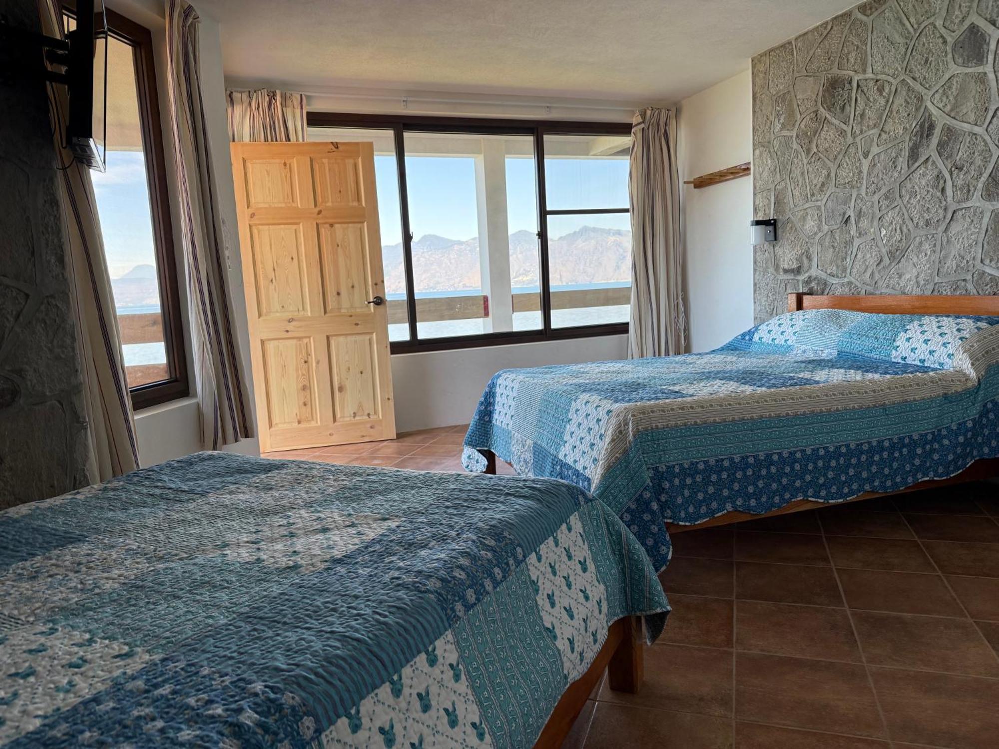 Hotel Terrazas Del Lago San Antonio Palopo ภายนอก รูปภาพ