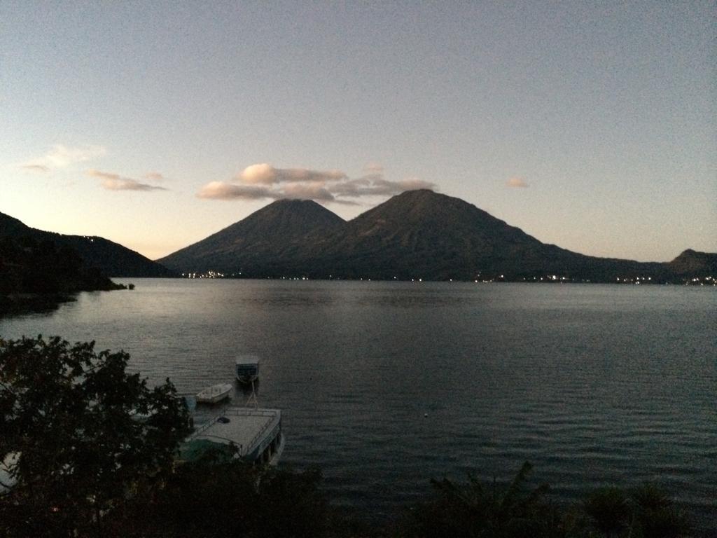 Hotel Terrazas Del Lago San Antonio Palopo ภายนอก รูปภาพ